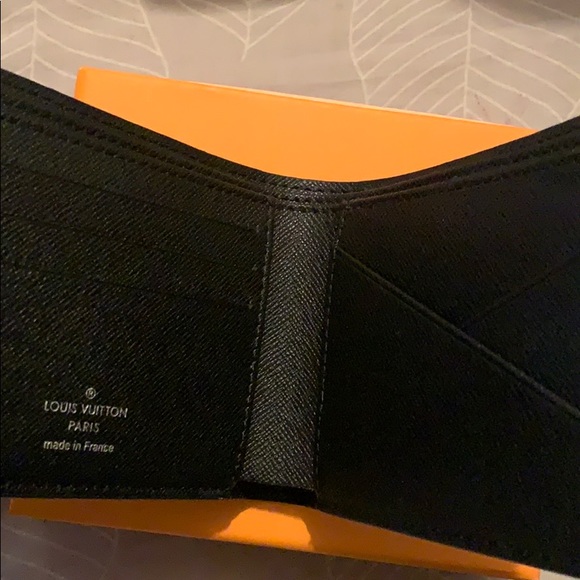 Louis Vuitton wallet - Picture 2 of 2